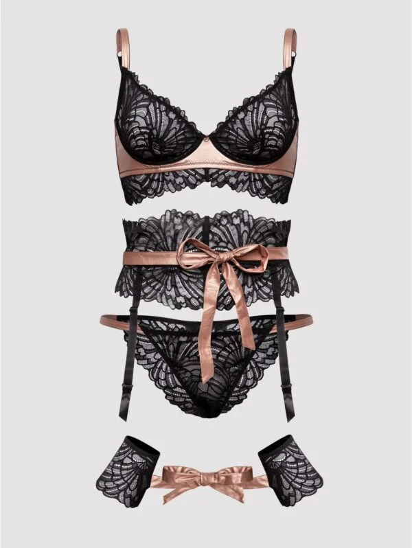 BellesHoney Plus Size Pearl Faux Leather and Lace Bra Set